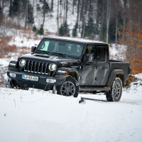 Jeep gladiator dozivetje AMZS-17.jpg