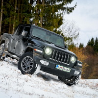 Jeep gladiator dozivetje AMZS-11.jpg