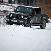 Jeep gladiator dozivetje AMZS-16.jpg