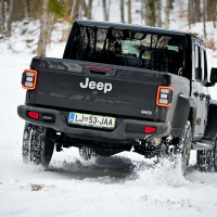 Jeep gladiator dozivetje AMZS-31.jpg
