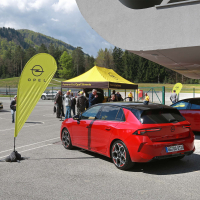 Člani AMZS za volanom nove opel astre - reportaža 2022