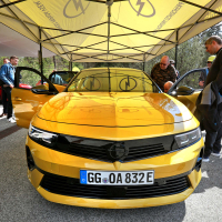 Člani AMZS za volanom nove opel astre - reportaža 2022