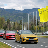 Člani AMZS za volanom nove opel astre - reportaža 2022