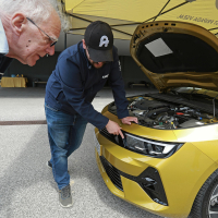 Člani AMZS za volanom nove opel astre - reportaža 2022