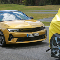 Člani AMZS za volanom nove opel astre - reportaža 2022