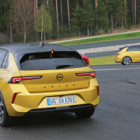 Člani AMZS za volanom nove opel astre - reportaža 2022