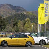Člani AMZS za volanom nove opel astre - reportaža 2022