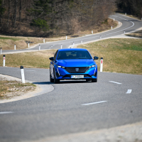 Peugeot 308 1,6 THP hybrid 225 GT - test 2022