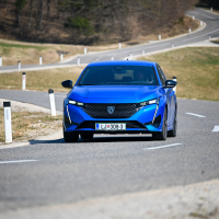 Peugeot 308 1,6 THP hybrid 225 GT - test 2022
