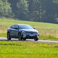 Renault megane e-tech iconic EV60 160 kW - test 2022