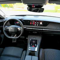 DS 4 e-tense 225 EAT8 performance line plus - test 2022