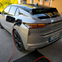 DS 4 e-tense 225 EAT8 performance line plus - test 2022