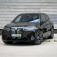 BMW iX xDrive40 - test 2022