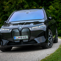 BMW iX xDrive40 - test 2022