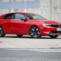 Opel astra 1,2 turbo elegance AT8 - test 2022
