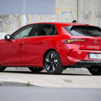 Opel astra 1,2 turbo elegance AT8 - test 2022