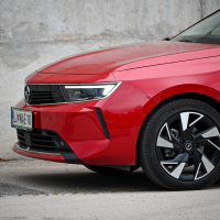 Opel astra 1,2 turbo elegance AT8 - test 2022