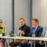 Vozi 125 z glavo - novinarska konferenca v CVV