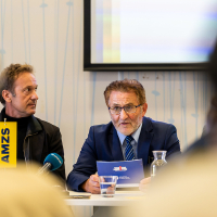 Vozi 125 z glavo - novinarska konferenca v CVV