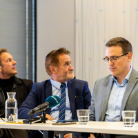 Vozi 125 z glavo - novinarska konferenca v CVV