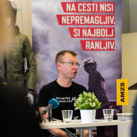Vozi 125 z glavo - novinarska konferenca v CVV