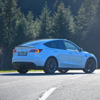 Tesla model Y AWD performance - test 2022