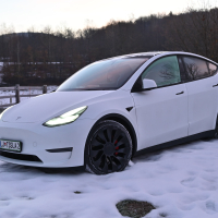 Tesla model Y AWD performance - test 2022