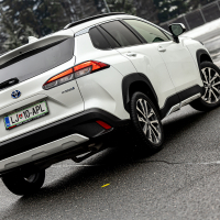 Toyota corolla cross - testni dan Slovenski avto leta 2023