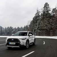 Toyota corolla cross - testni dan Slovenski avto leta 2023