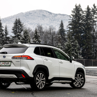 Toyota corolla cross - testni dan Slovenski avto leta 2023
