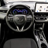 Toyota corolla cross - testni dan Slovenski avto leta 2023
