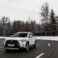 Toyota corolla cross - testni dan Slovenski avto leta 2023
