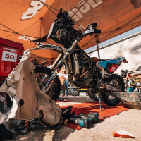 Simon Marčič v cilju 45. relija Dakar
