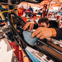 Simon Marčič v cilju 45. relija Dakar