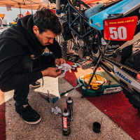 Simon Marčič v cilju 45. relija Dakar
