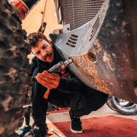 Simon Marčič v cilju 45. relija Dakar