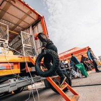 Simon Marčič v cilju 45. relija Dakar