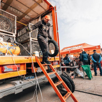 Simon Marčič v cilju 45. relija Dakar