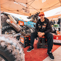 Simon Marčič v cilju 45. relija Dakar