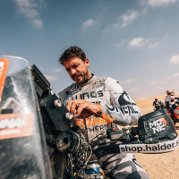 Simon Marčič v cilju 45. relija Dakar