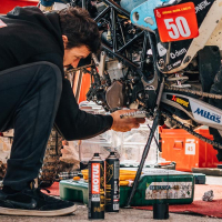 Simon Marčič v cilju 45. relija Dakar