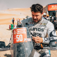 Simon Marčič v cilju 45. relija Dakar
