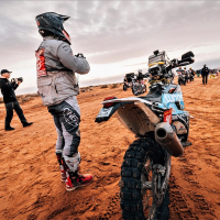Simon Marčič v cilju 45. relija Dakar