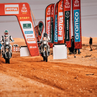Simon Marčič v cilju 45. relija Dakar