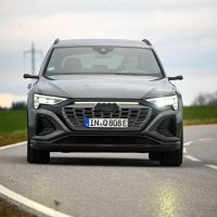 Audi Q8 e-tron - za volanom 2023