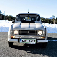 Katrca Renault 4 GTLJ Borut Pahor