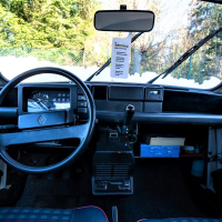 Katrca Renault 4 GTLJ Borut Pahor