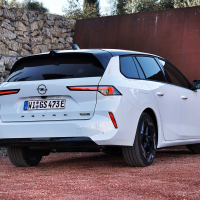 Opel astra GSe - za volanom 2023