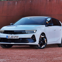 Opel astra GSe - za volanom 2023