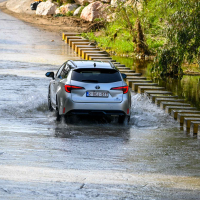 Toyota corolla prenovljena - za volanom 2023